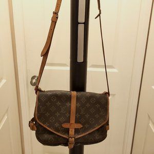 Louis Vuitton Vintage Saumur 25 saddlebag Crossbody Bag